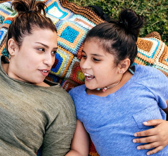 iStock Foto Mama und Tochter
