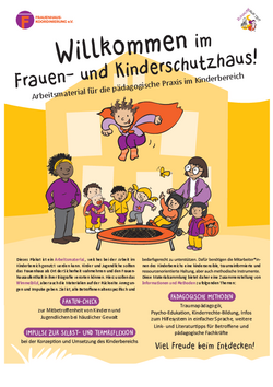 Titelseite FHK-Faltposter "Willkommen im Frauen- und Kinderschutzhaus": Kind mit orangenem Umhang springt auf Trampolin, umringt von jubelnden Kindern und Erwachsenen